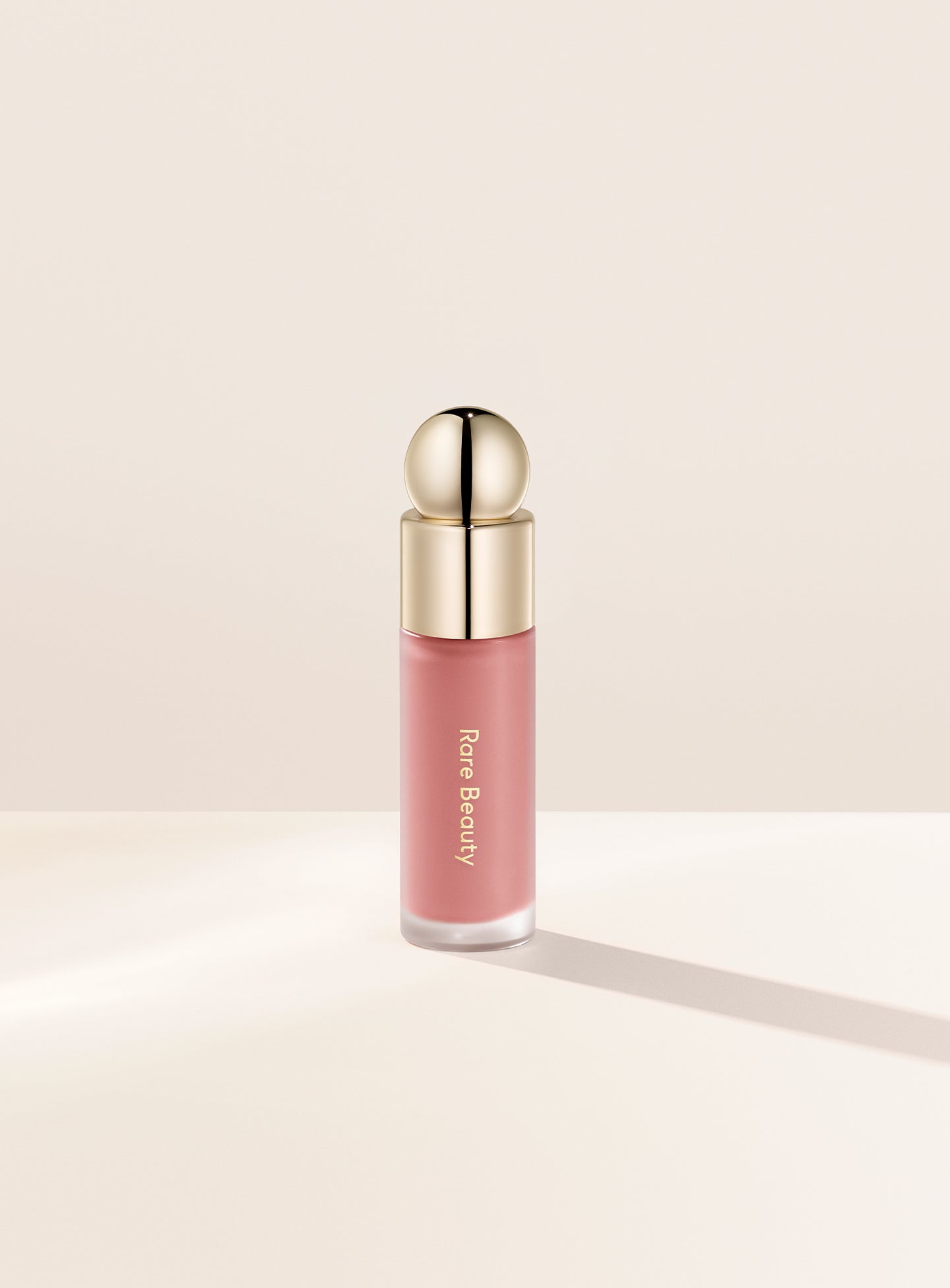 Blush liquido Rare Beauty Soft Pinch na cor Hope, 7,5 ml